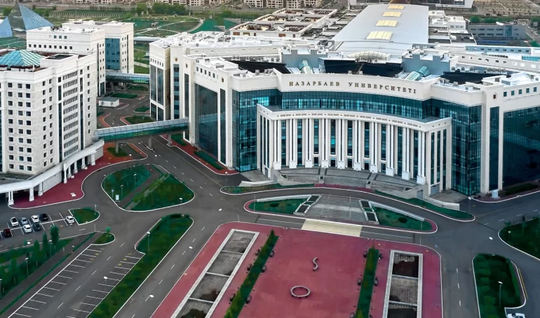 Как поступить в престижный ВУЗ Казахстана – Назарбаев Университет?