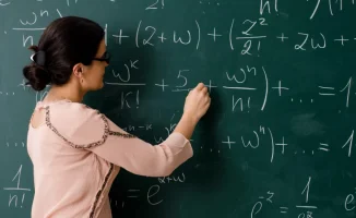 В Казахстане обсуждают повышение проходного балла на ЕНТ для педагогов