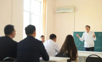 Национальный дебатный турнир Ustaz Cup для учителей в Шымкенте