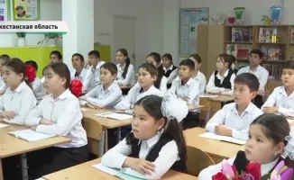 В Туркестанской области 16 пар близнецов учатся в одной школе