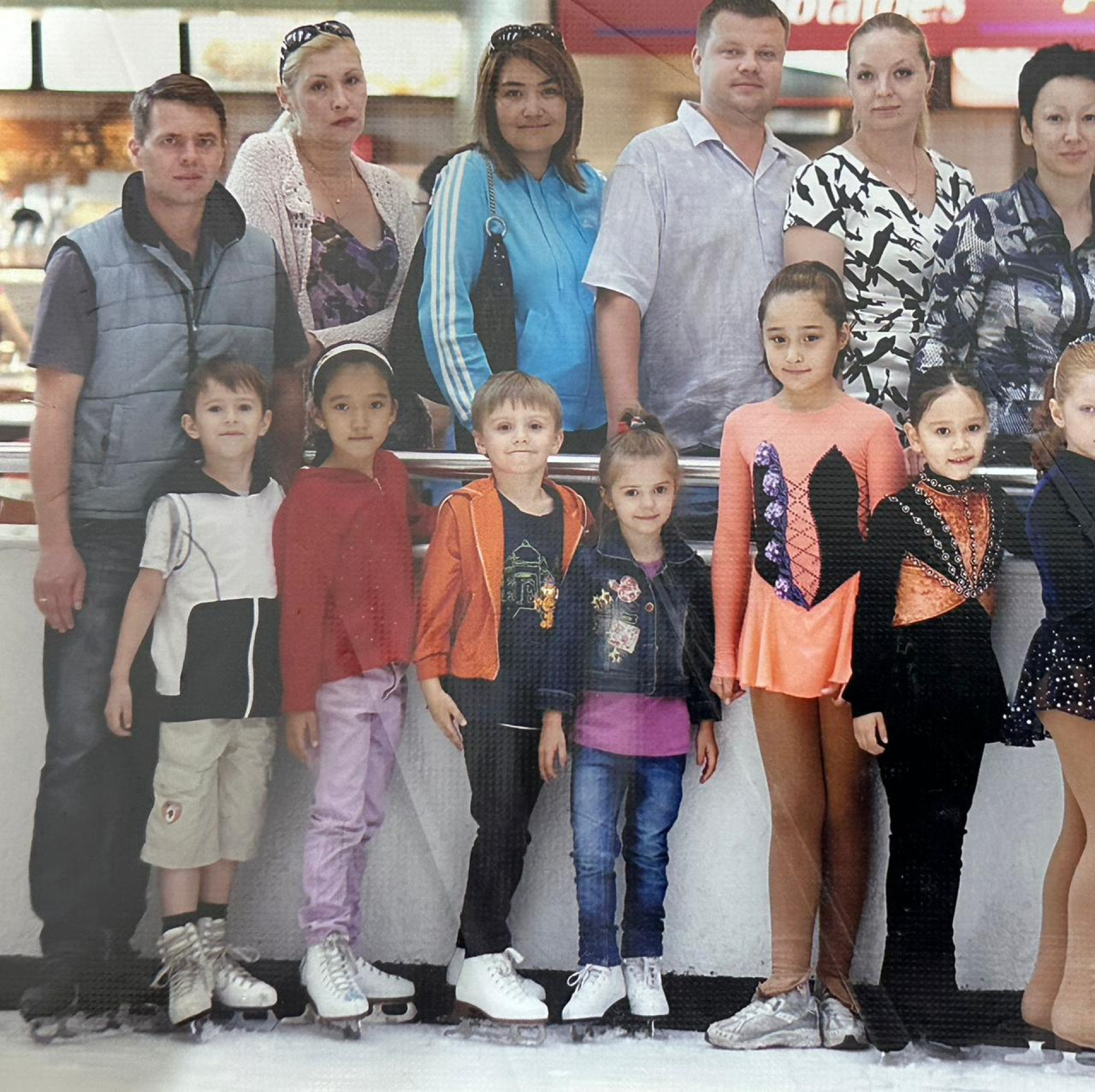 Михаил Шайдоров с отцом (крайние слева). Фото из личного архива Шайдоровых