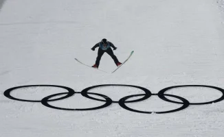 19-летний казахстанский прыгун с трамплина установил рекорд на Олимпиаде-2026 в Италии