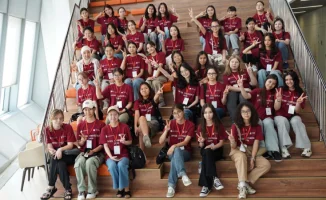 Новые IT-инициативы для школьников Казахстана: CodeGirls и AI Olymp