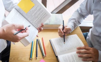 Репетиторы как спасение: родители обеспокоены низким уровнем подготовки к ЕНТ в казахстанских школах