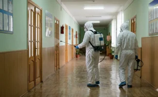 Школа в Костанайской области закрыта на дезинфекцию после скандала с сотрудницей